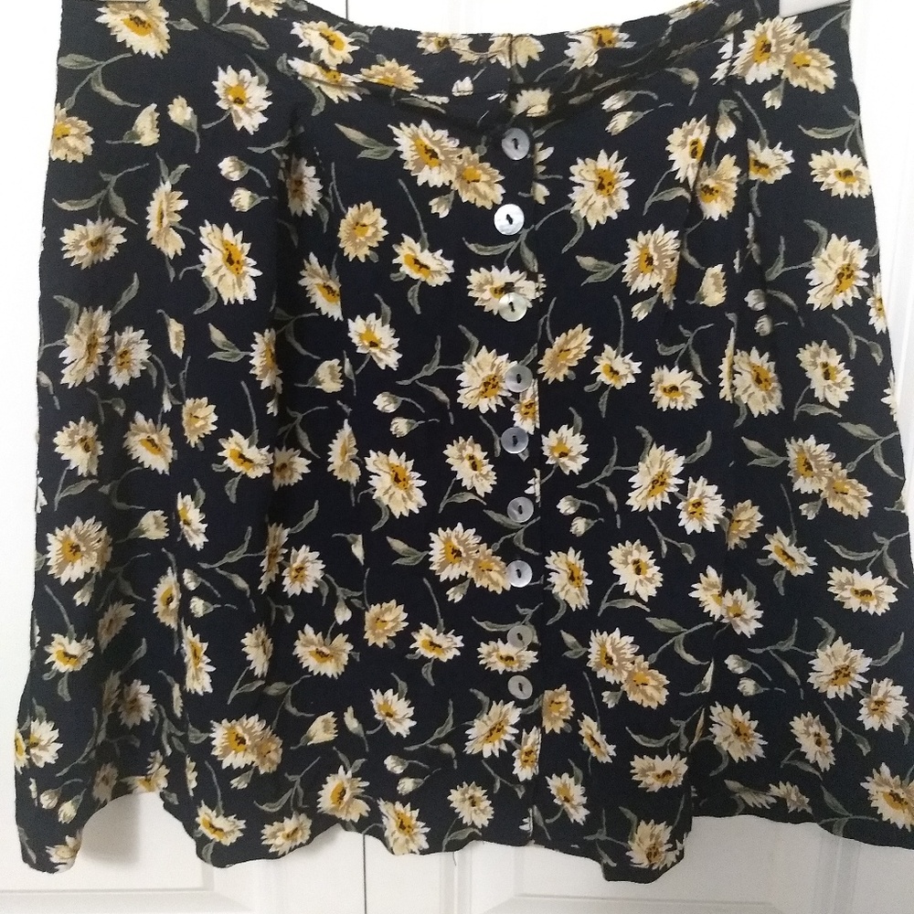 OLIVE TM Vintage Daisy Skirt